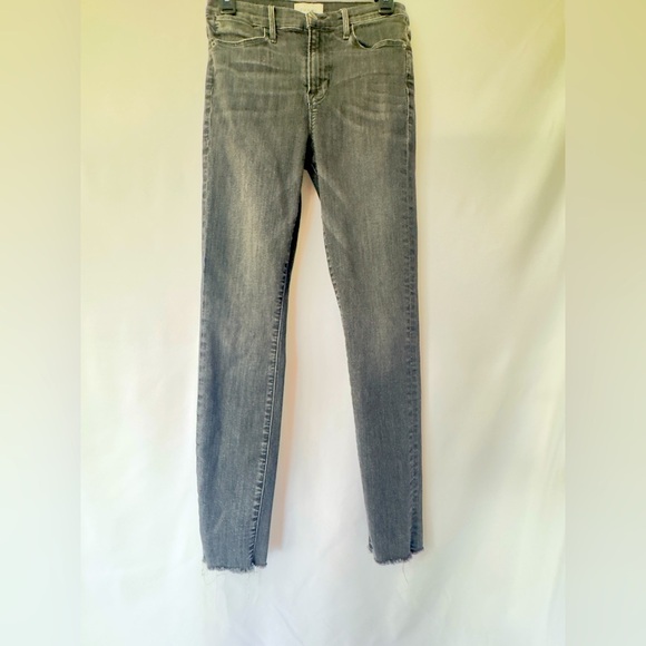 Frame Le High Skinny Jeans in a faded black raw hem size 28 - Picture 1 of 14